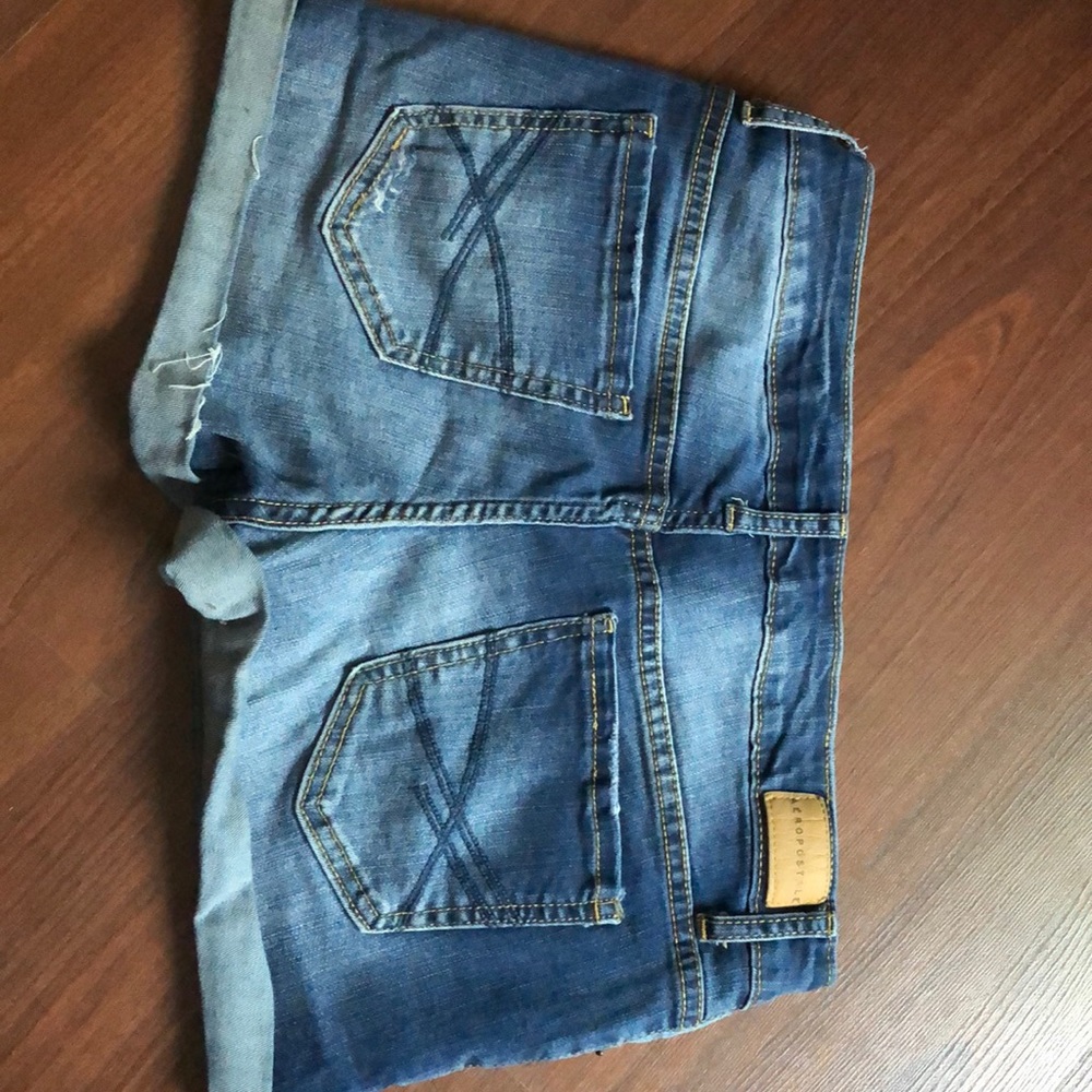 Shorts - Picture 2 of 3